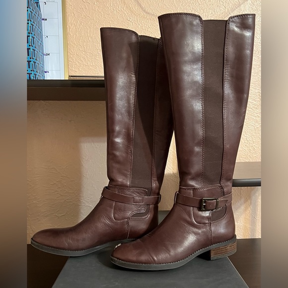 Vince Camuto Pipper boots size 7M. - Picture 3 of 15
